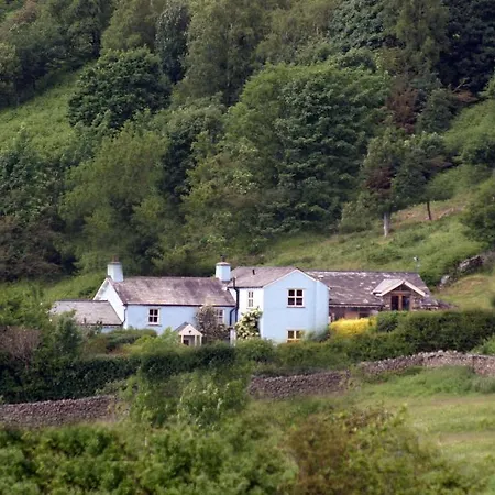 The Blue House 2* High Newton